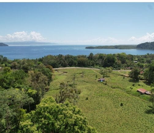 Finca costera en venta en Rincón...